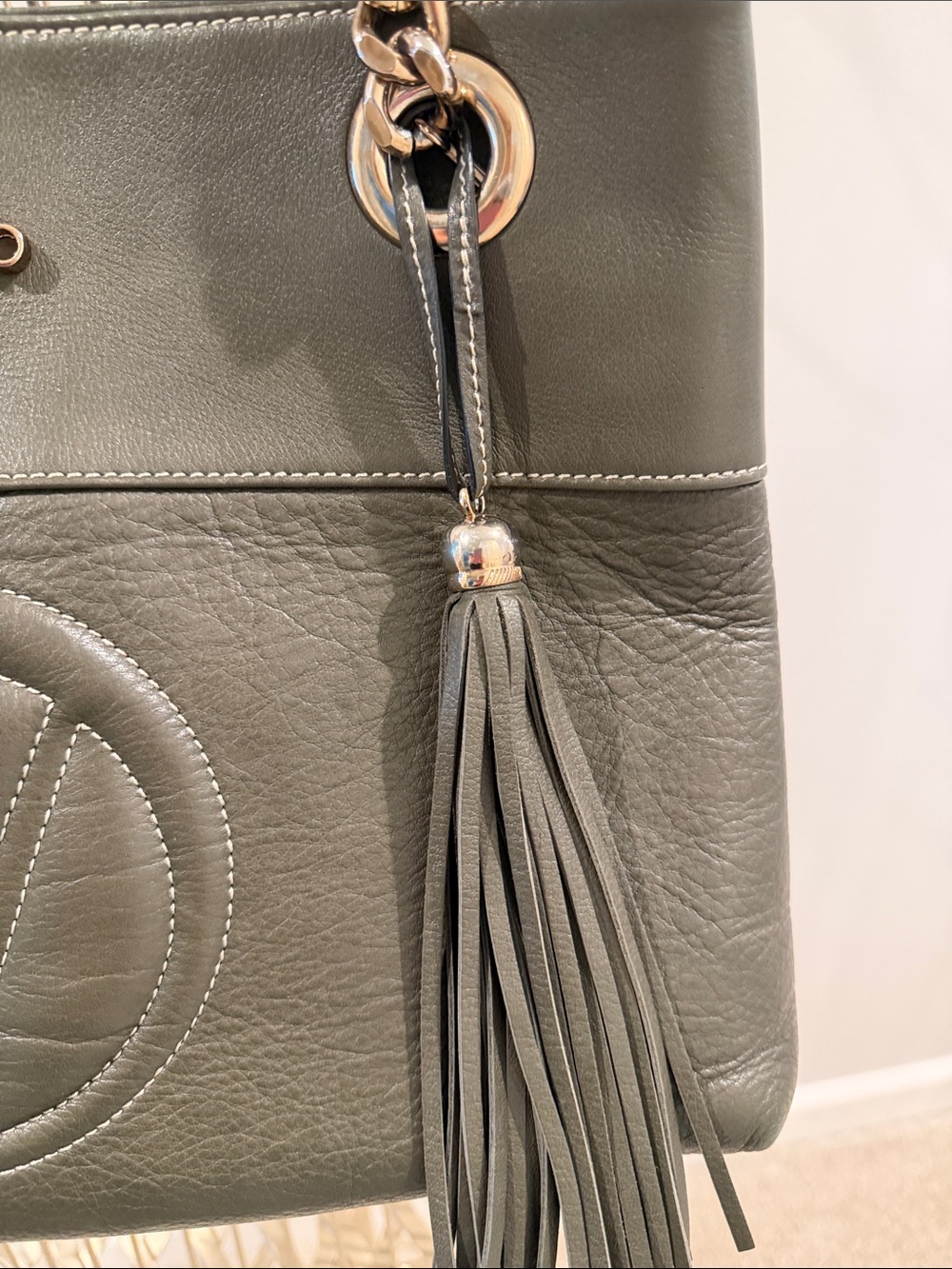 Valentino Olive Green Leather Shoulder Bag with Gold Chain Straps - Picture 3 of 14